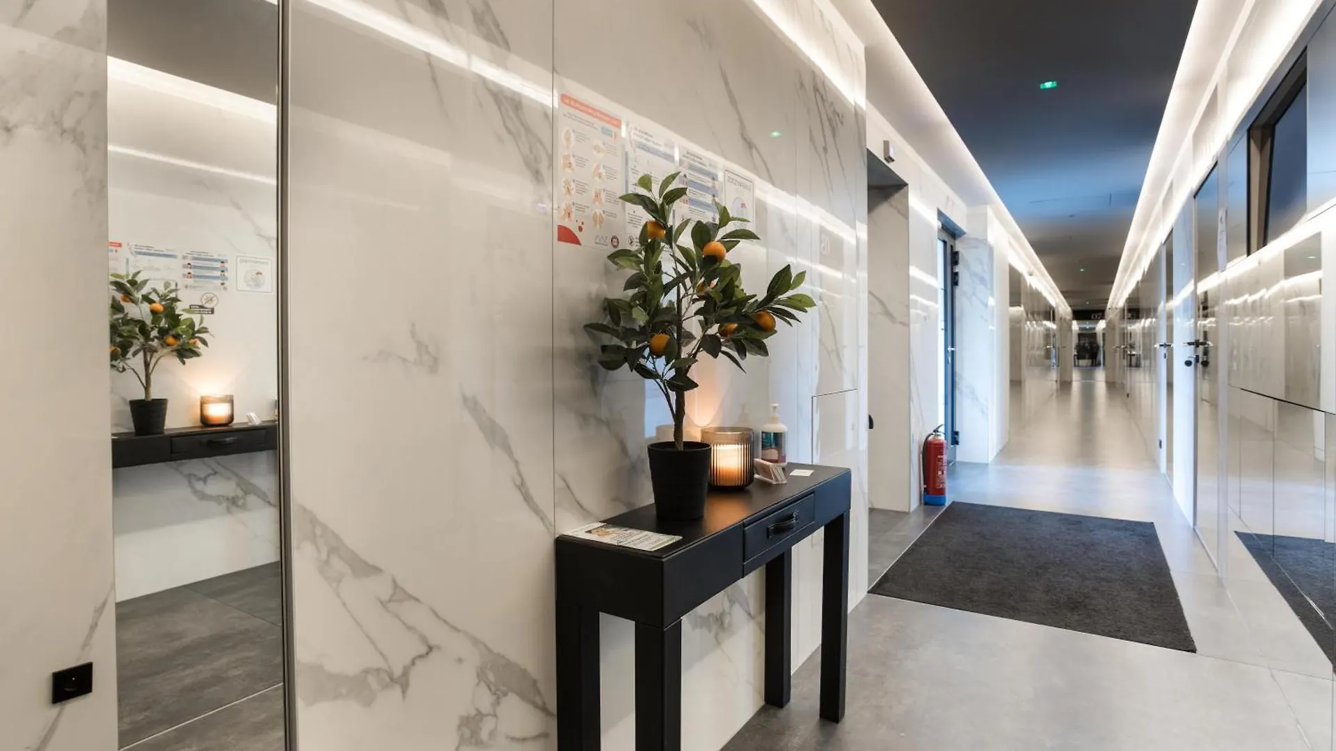 Centro Design Apartments - Półwiejska Poznań Polska
