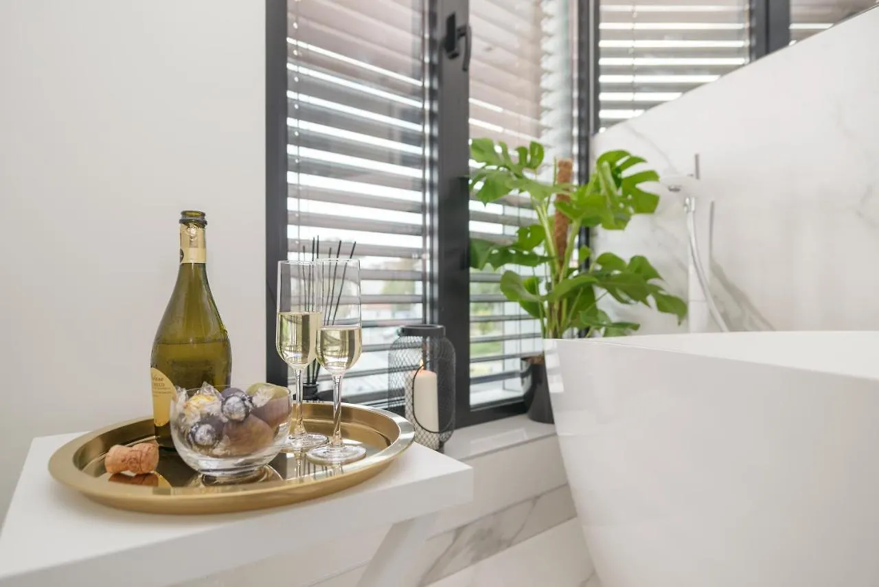 Centro Design Apartments - Półwiejska Poznań Polska
